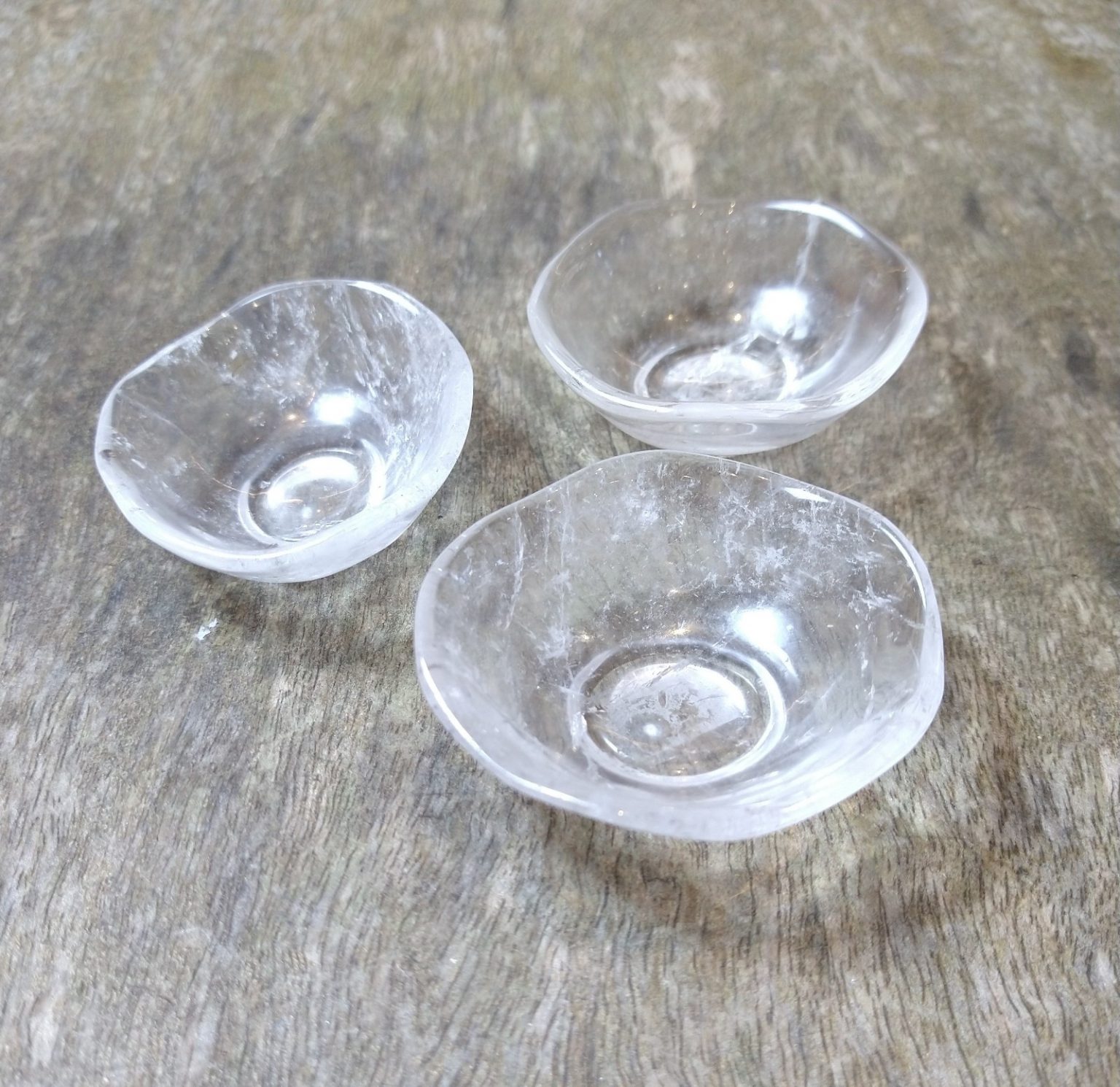 Natural Crystals Hand Carved And Polished Clear Quartz Bowls Approx 5x5x4cm Qi Crystals 